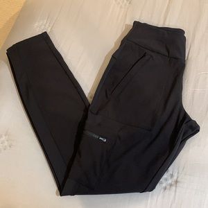 Athleta Headlands Hybrid Cargo Tight (size 4)